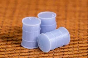 205-litre/44-gallon metal drums - HO Scale