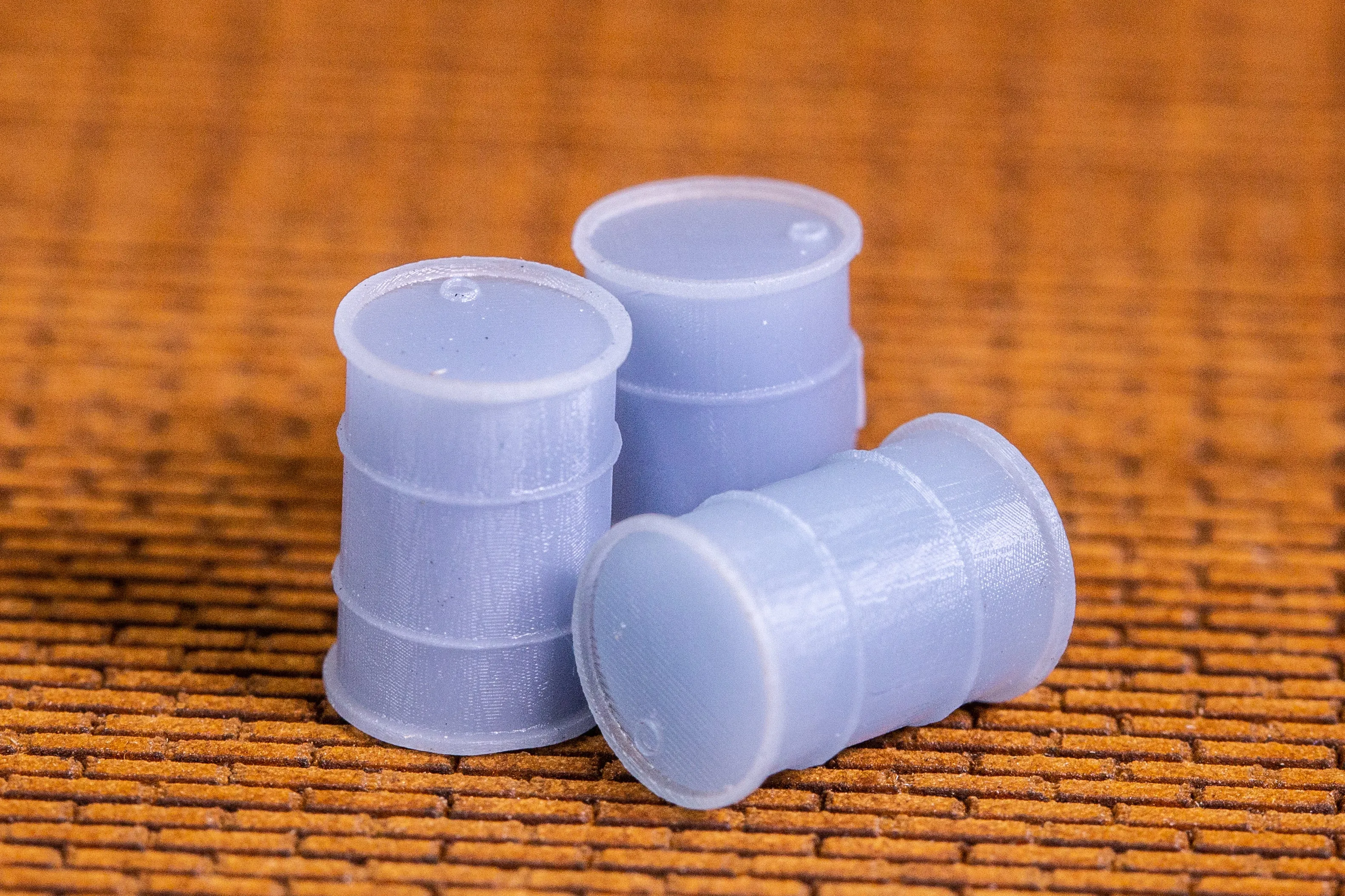 205-litre/44-gallon metal drums - HO Scale