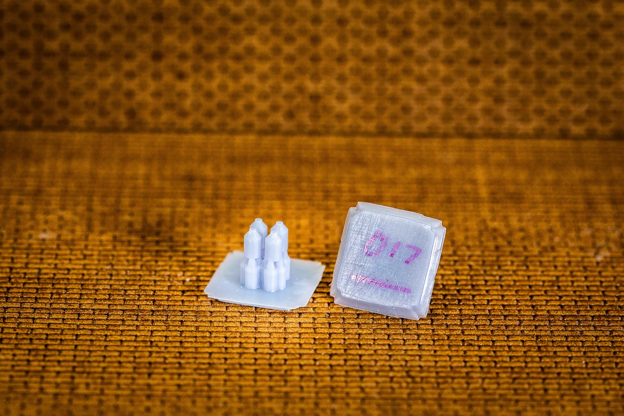 Bottle - 3.5mm high - 4of - Each - HO Scale