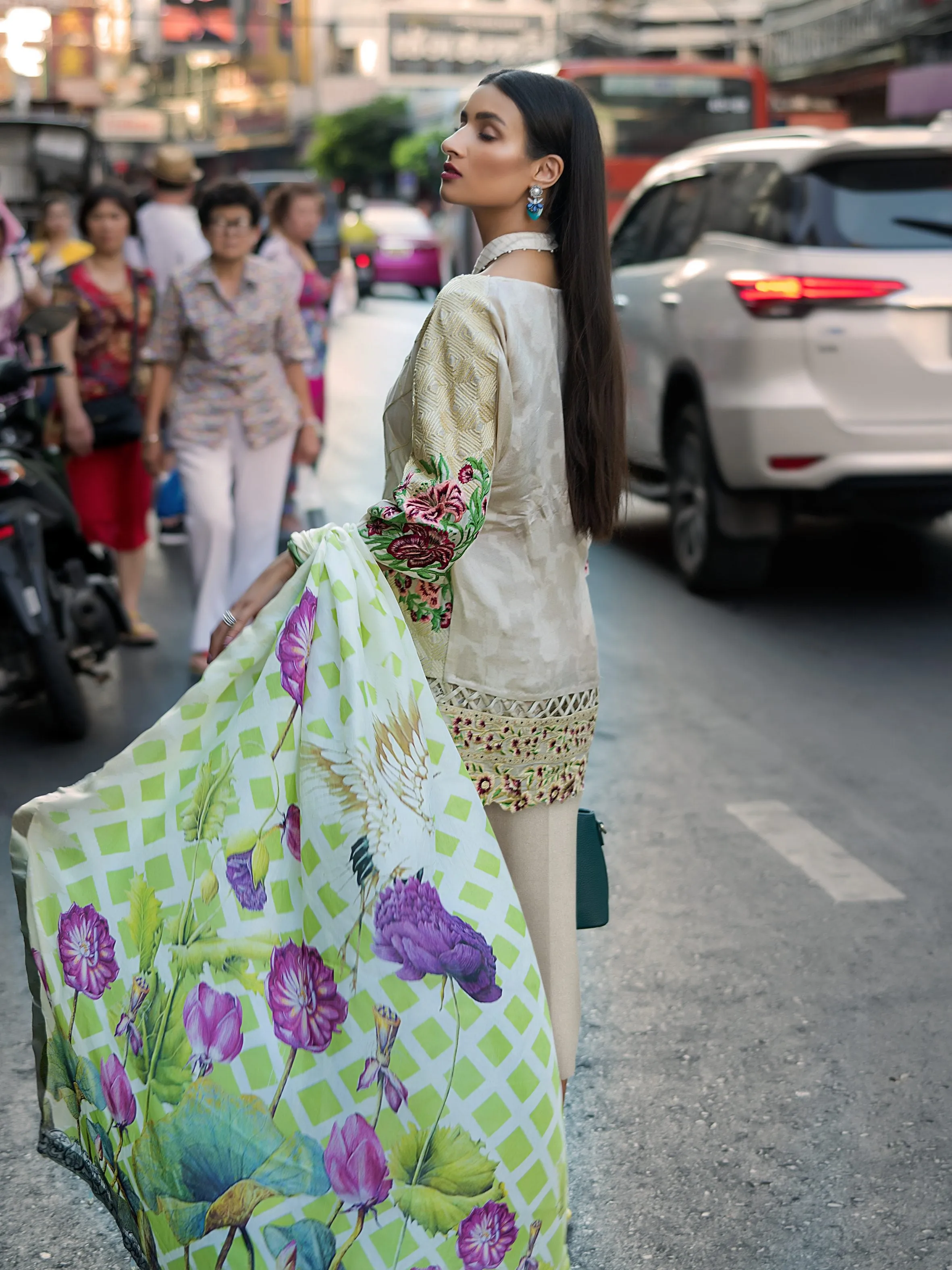 Erum Khan Embroidered Chiffon Collection – Secret Garden