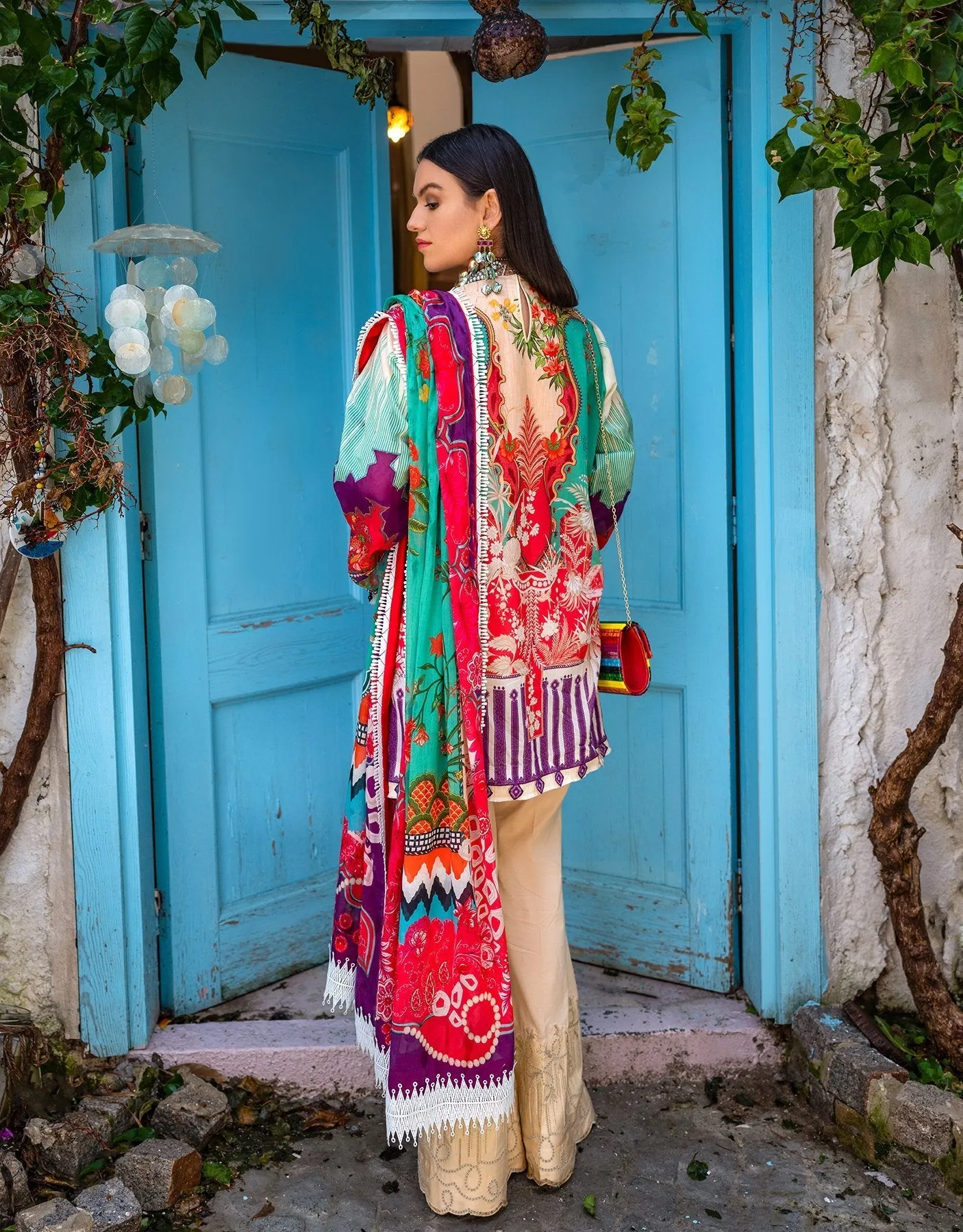 Sifa Lawn by Zunaira Raza – SL-09 B (Russian Chintz)