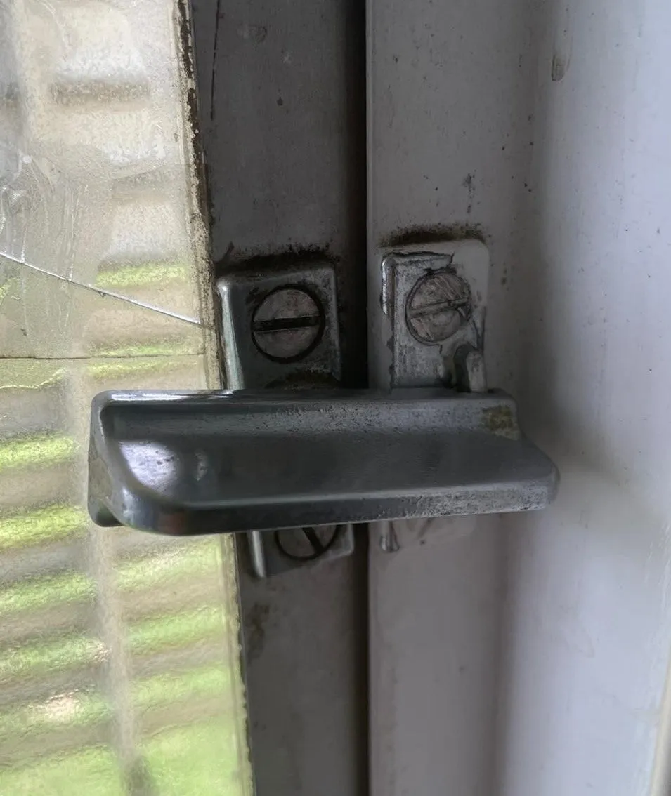 Window handle - universal - turn handle and strike